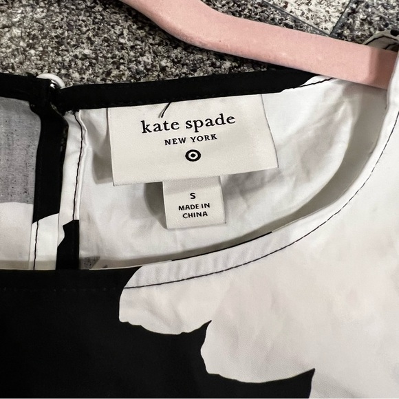 Kate Spade- Target Classic Rose Black and White Floral Tank Top Size Small - Picture 6 of 7